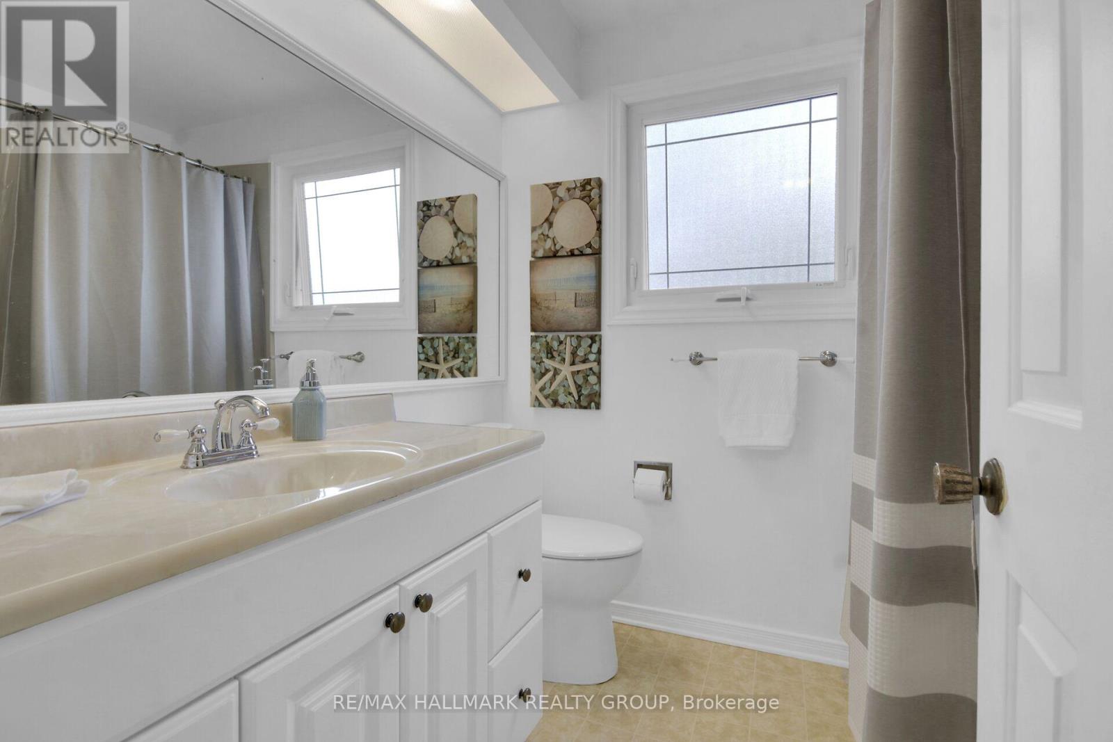 56 FOXLEIGH CRESCENT - 30