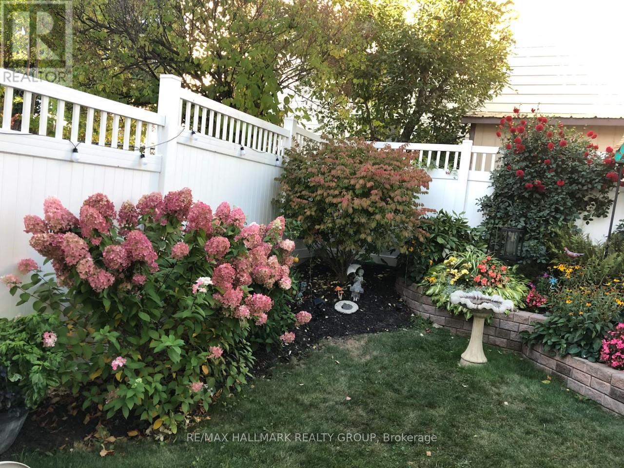 56 FOXLEIGH CRESCENT - 49