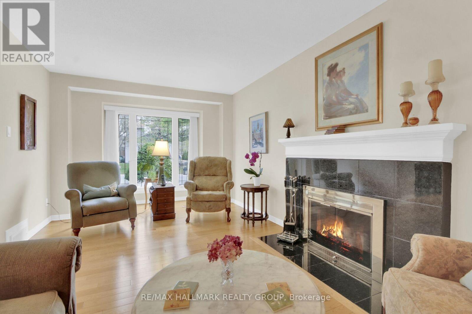 56 FOXLEIGH CRESCENT - Image 6