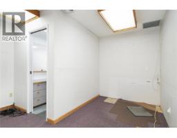200 940 Island Hwy, Campbell River, BC V9W2C3 Photo 15