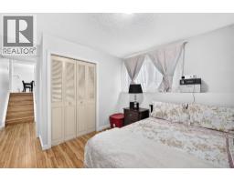 1008 Cantabrian Drive Sw, Calgary, AB T2W1L7 Photo 13