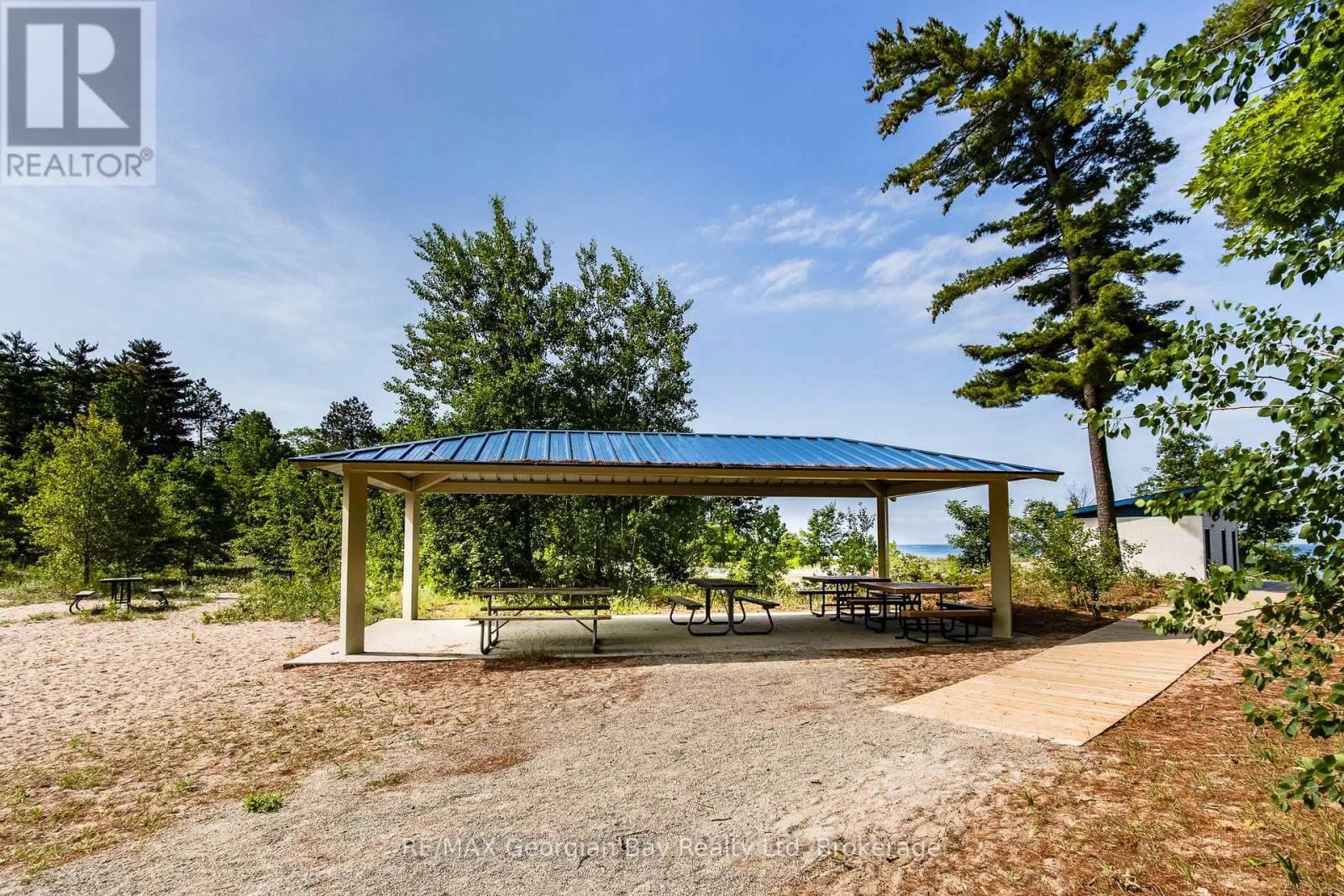 754 LAFONTAINE ROAD W - Image 32