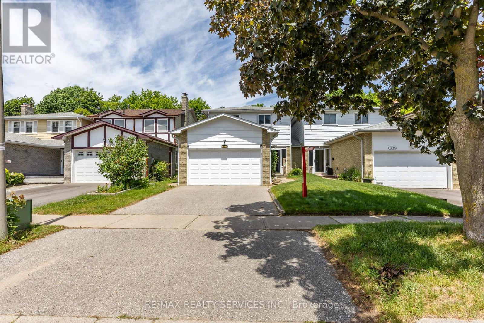 1217 GLOUCESTER SQUARE - 1