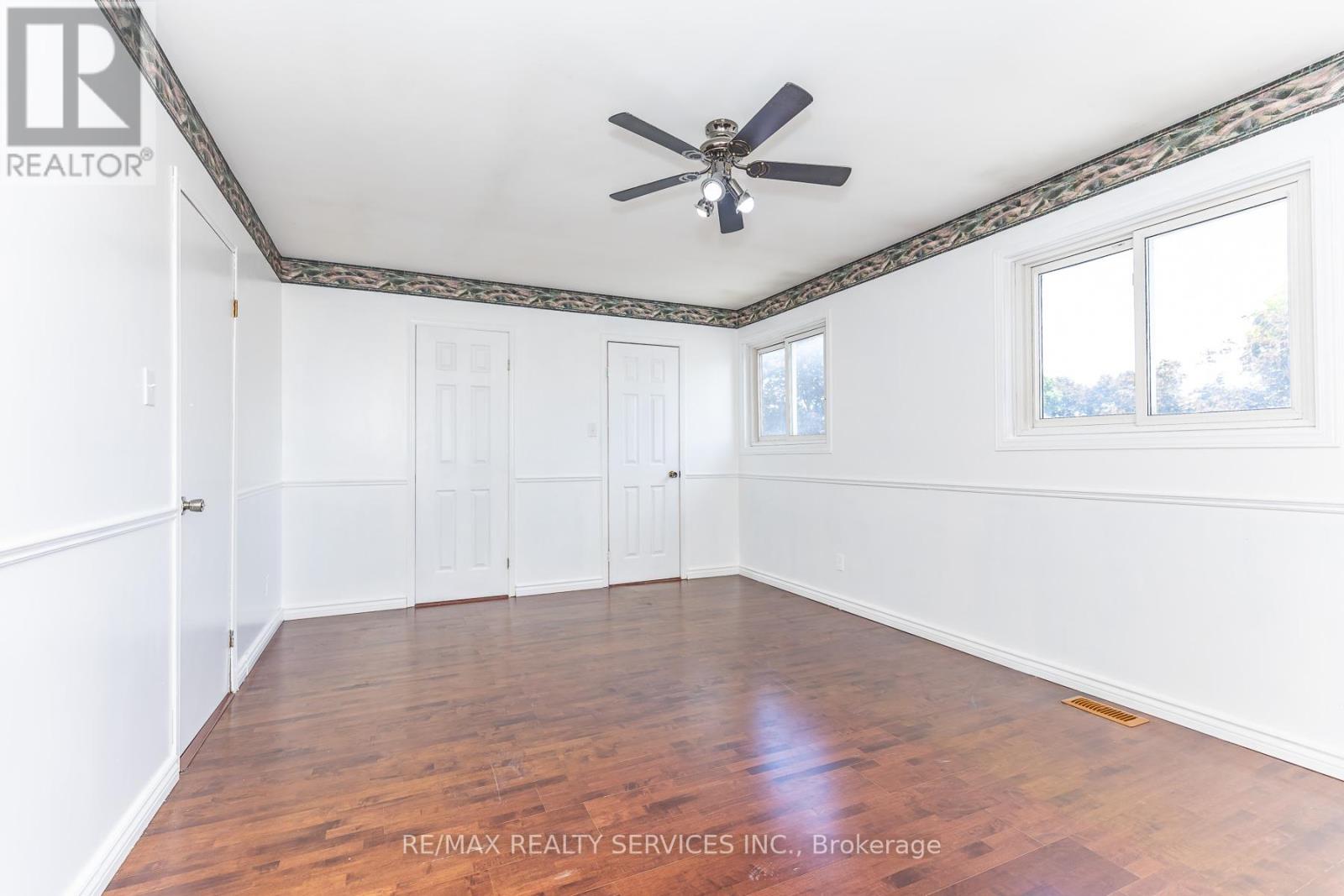 1217 GLOUCESTER SQUARE - Image 22