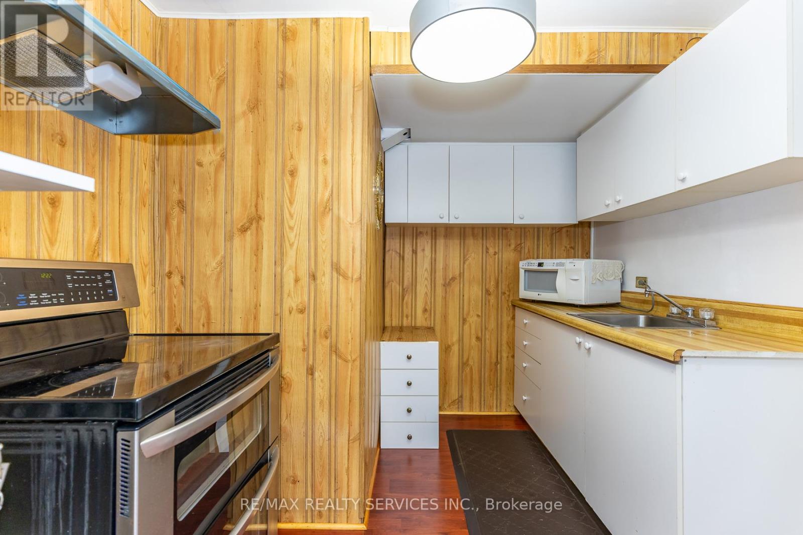 1217 GLOUCESTER SQUARE - Image 36
