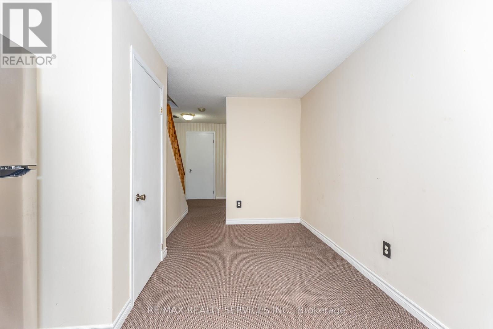 1217 GLOUCESTER SQUARE - 41
