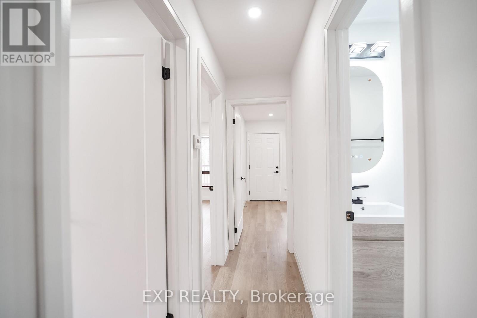 31A LAUREL AVENUE - 25
