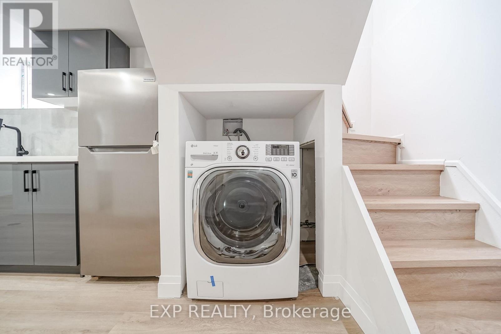 31A LAUREL AVENUE - 28