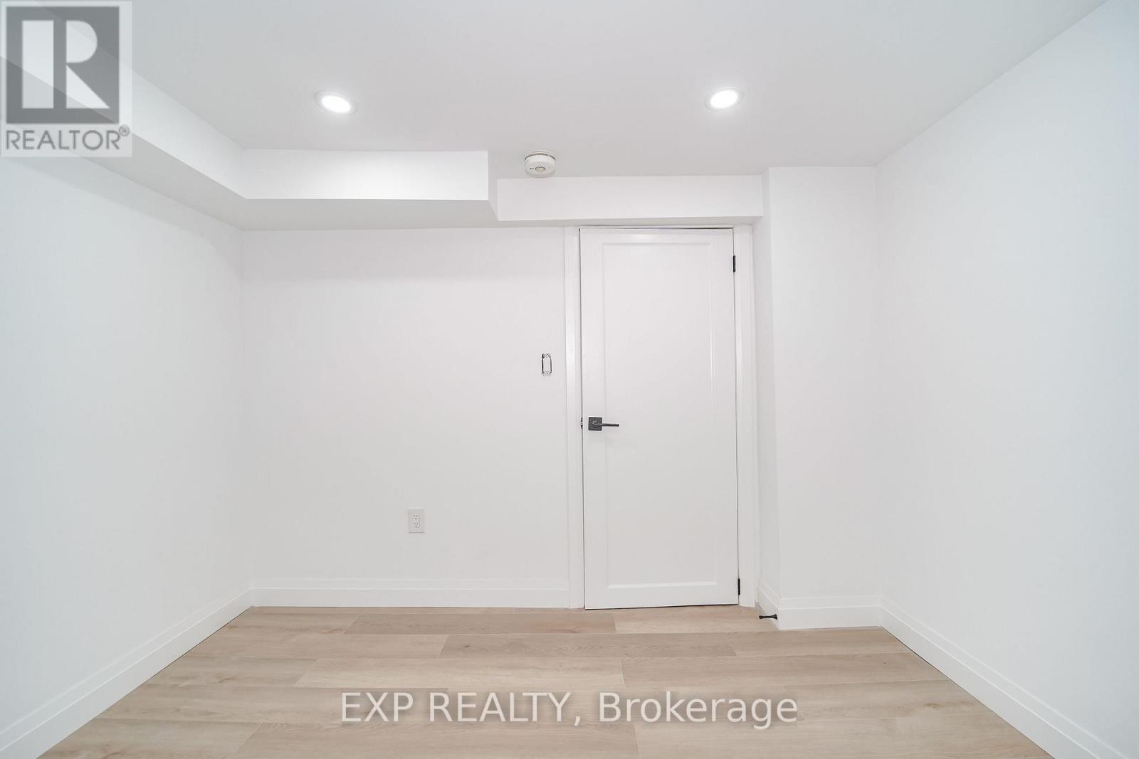 31A LAUREL AVENUE - Image 35