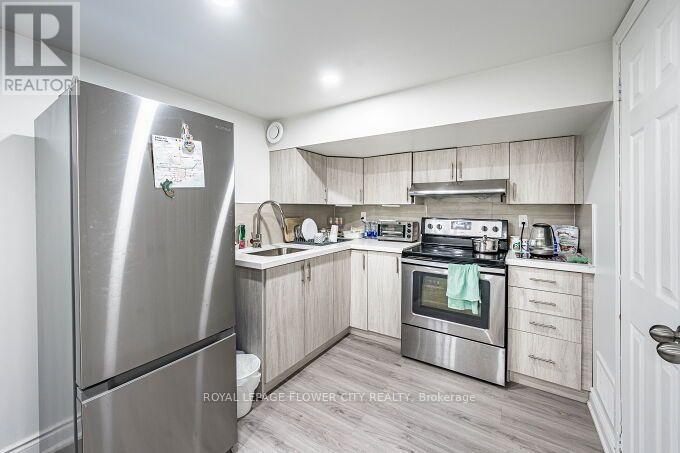 3 CLAYHALL CRESCENT - Image 40