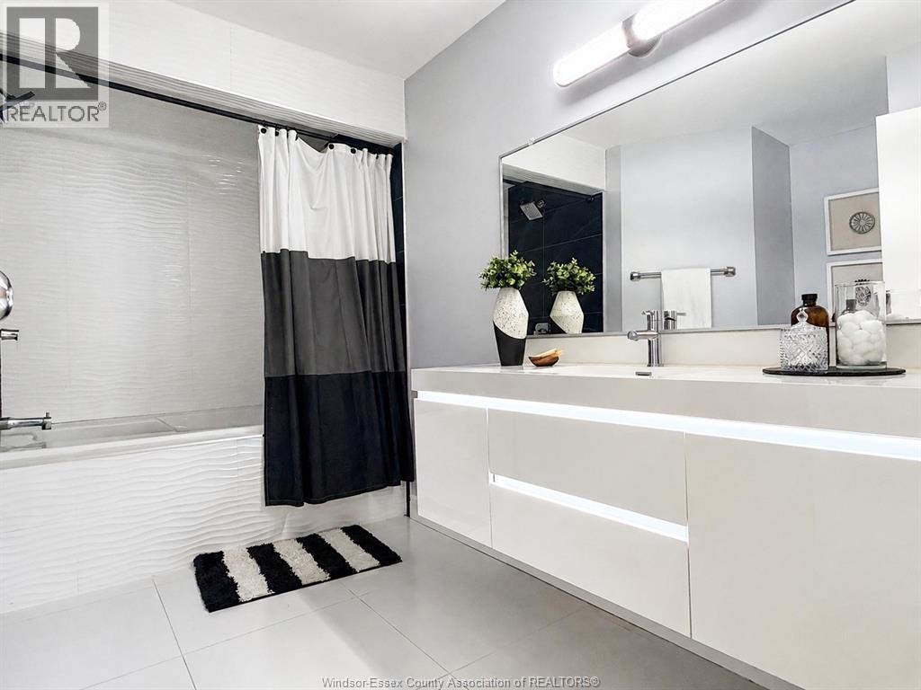 2505 ST CLAIR AVENUE - Image 12