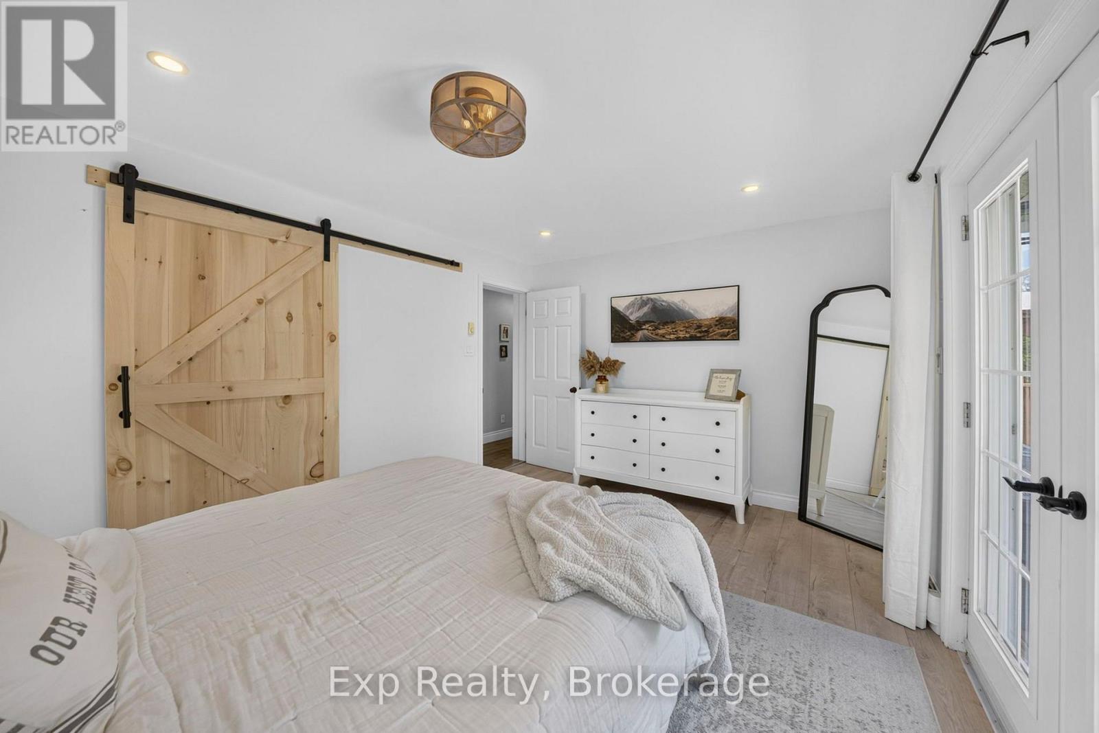 1901 HOLLOWVIEW ROAD - 14