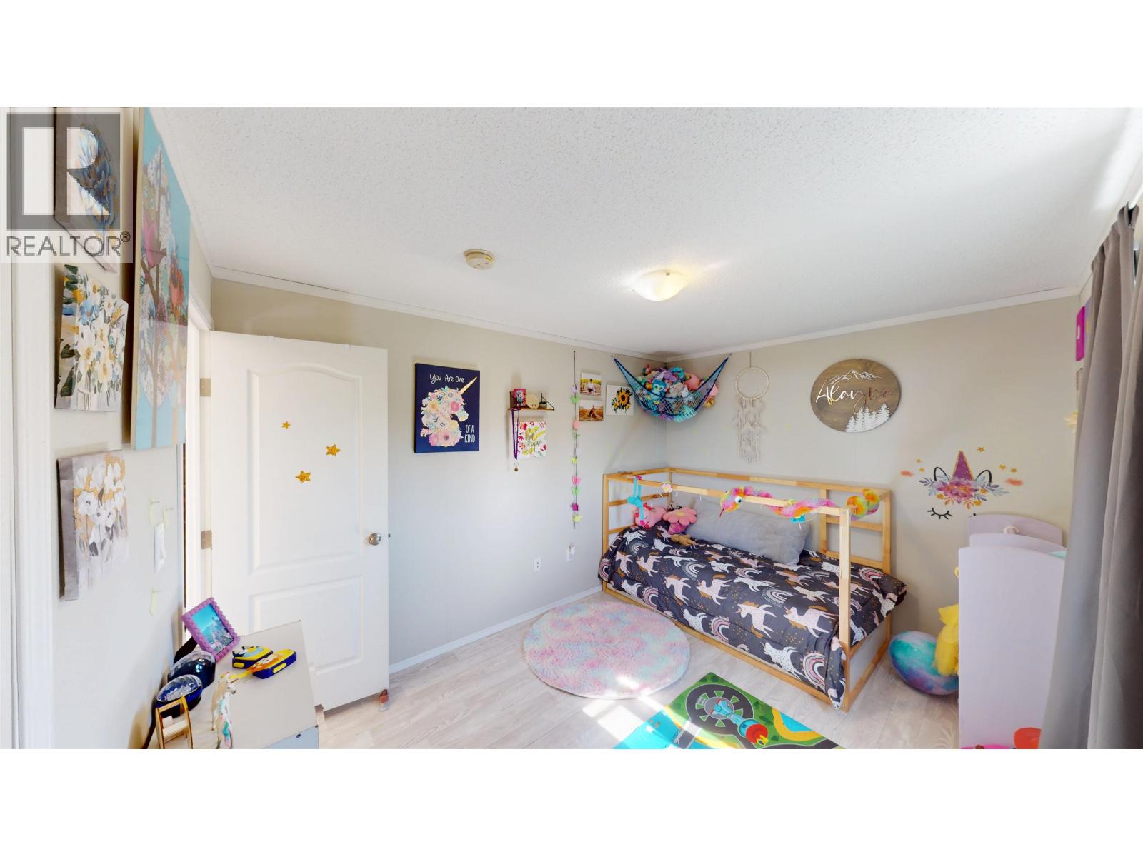 #37 8420 ALASKA ROAD - 16