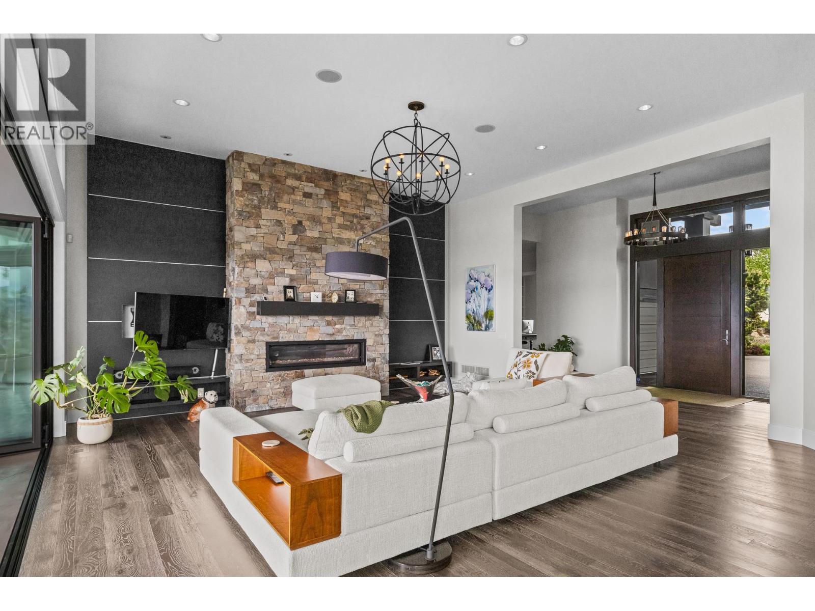 162 Skyland Drive, Kelowna