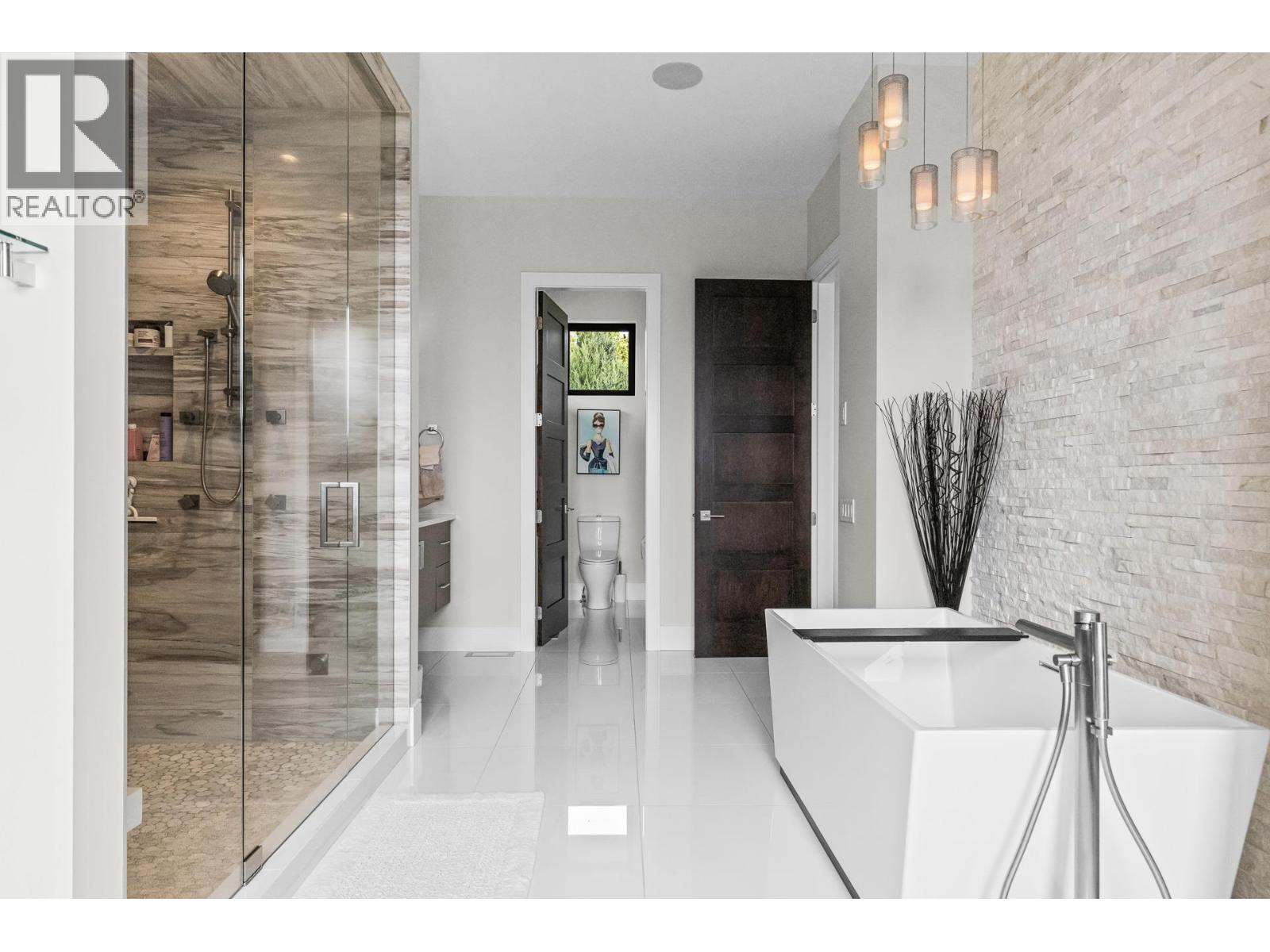 162 Skyland Drive, Kelowna