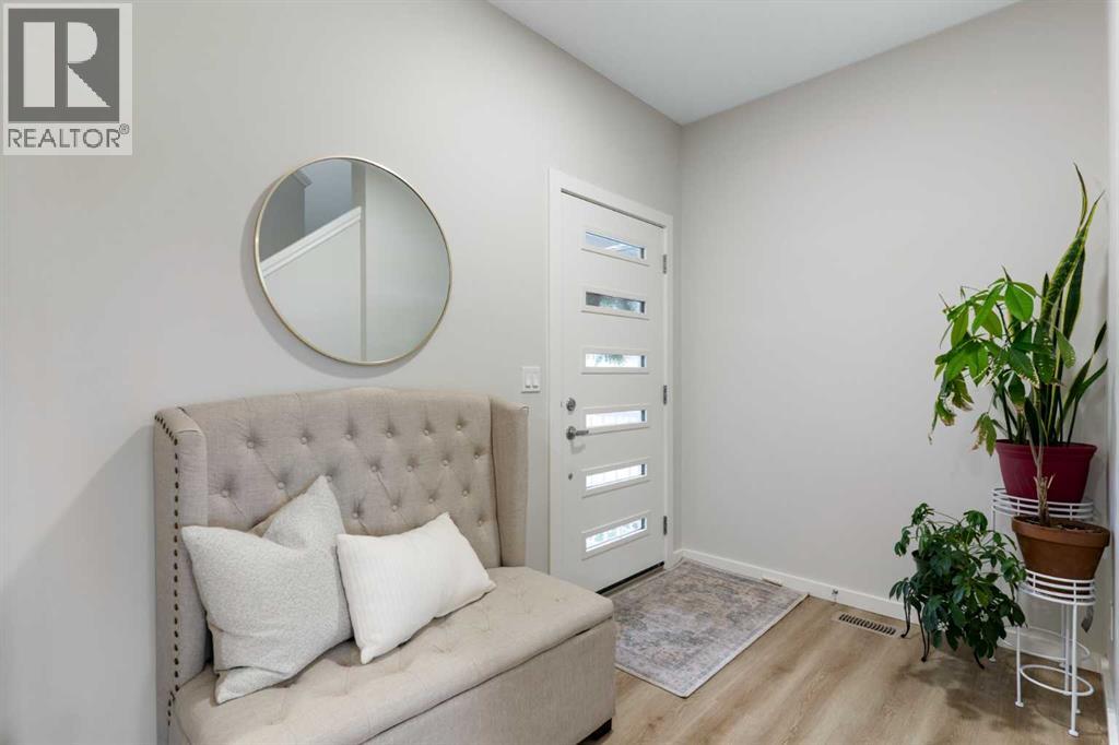 464 Lawthorn Way SE - 2