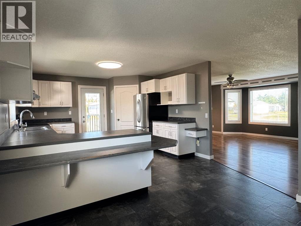 908 4 Avenue - 10