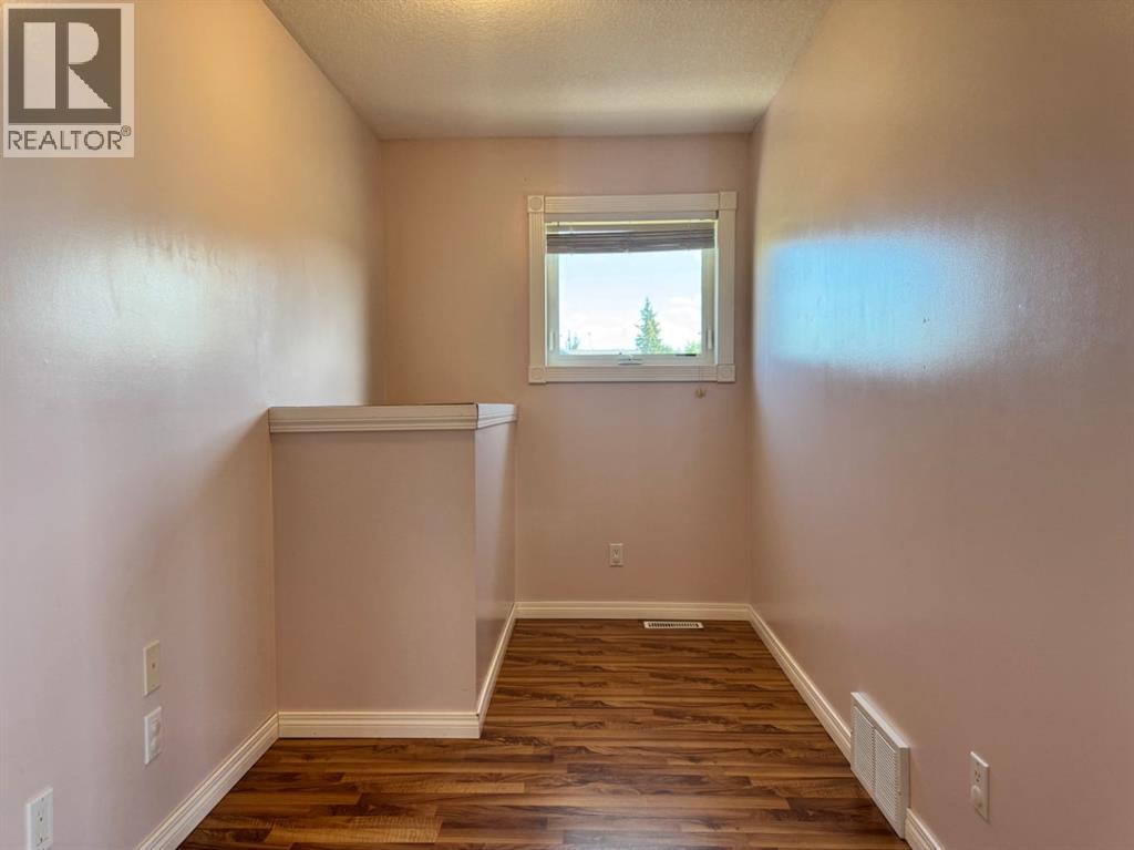 908 4 Avenue - Image 23
