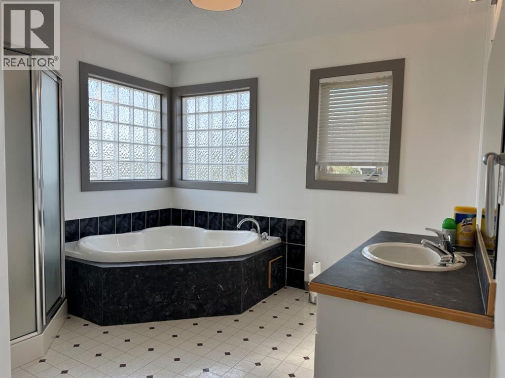 908 4 Avenue - Image 20