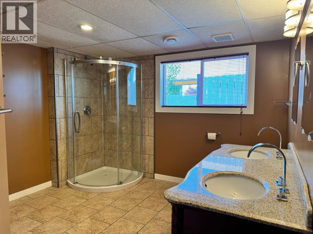 908 4 Avenue - Image 30