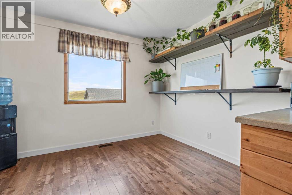 283042 Township Road 164 - 12