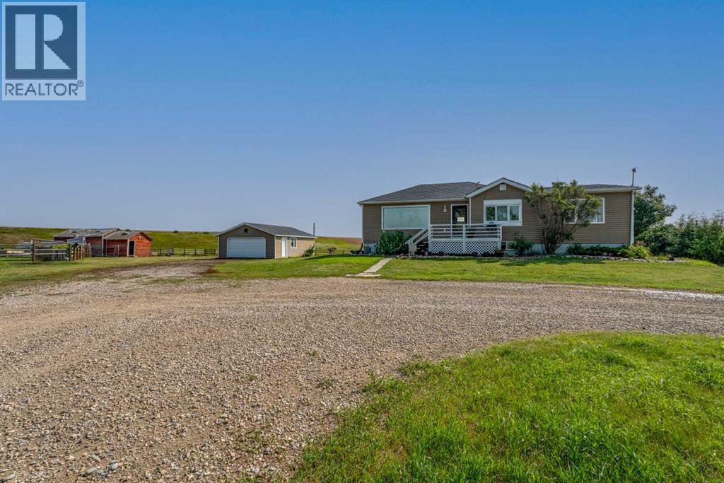 283042 Township Road 164 - 2