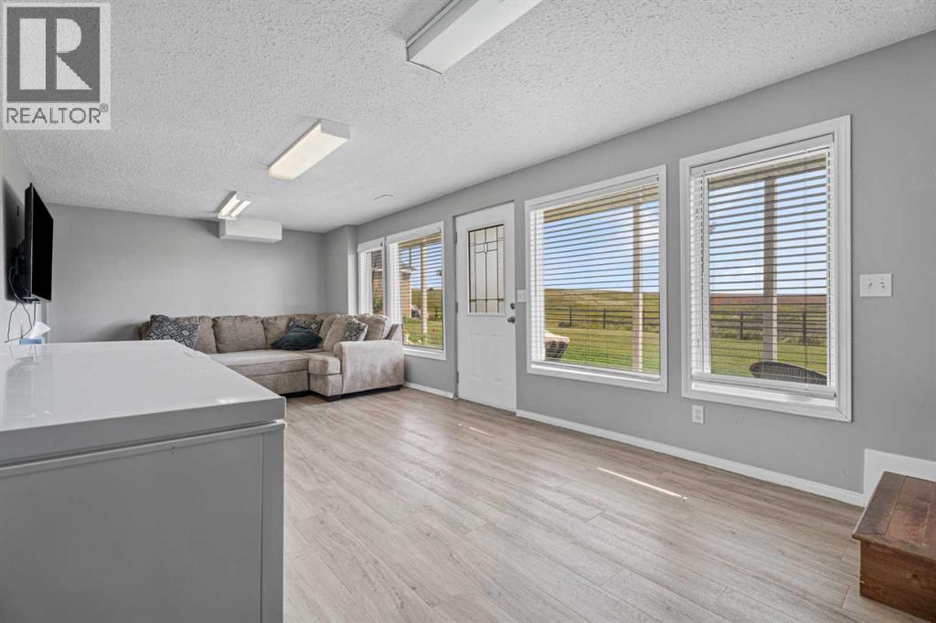 283042 Township Road 164 - 25