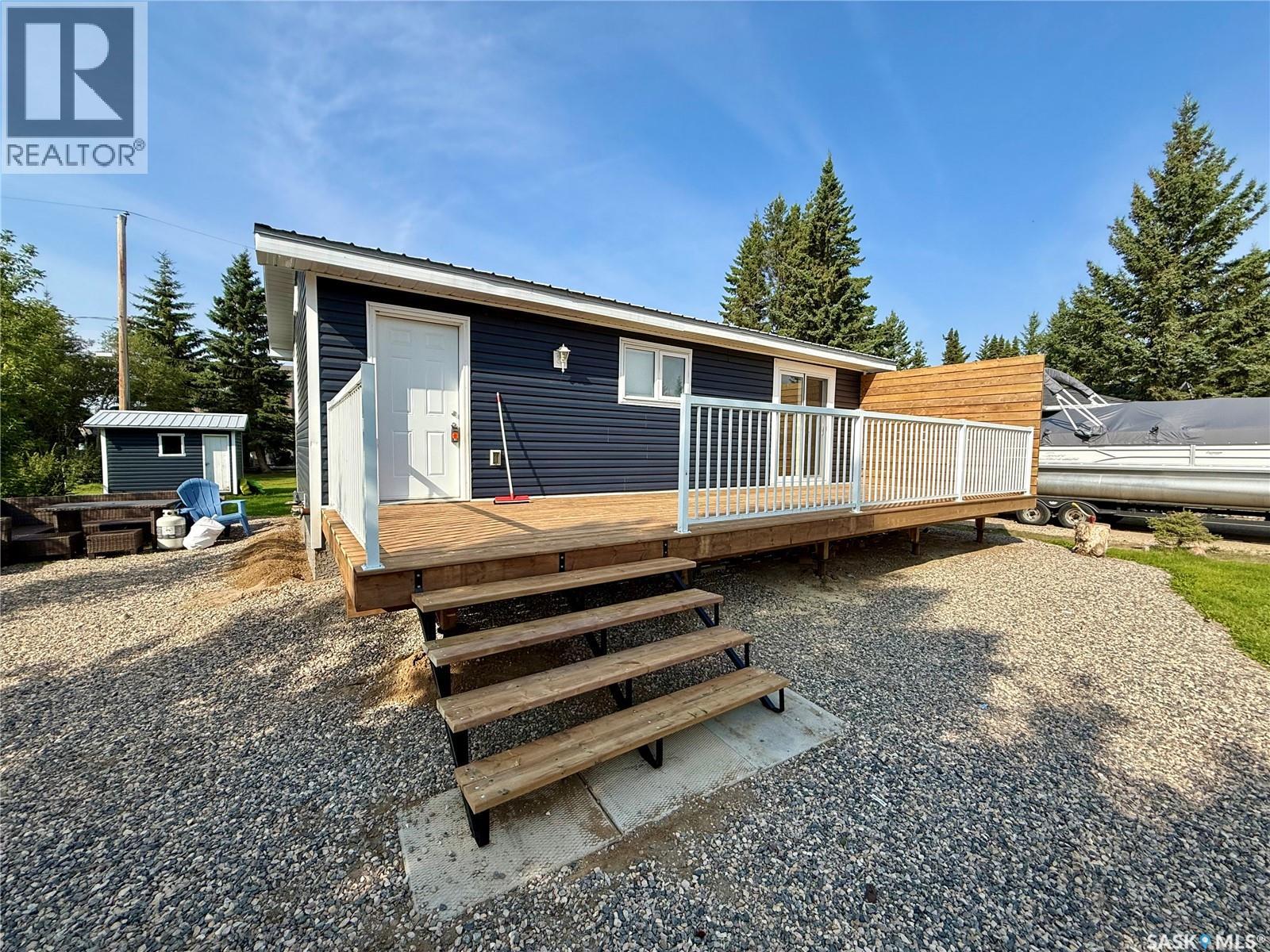 17 White Poplar CRESCENT