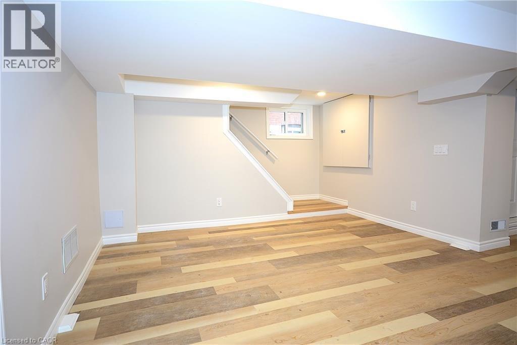 144 OTTAWA Street S - 26