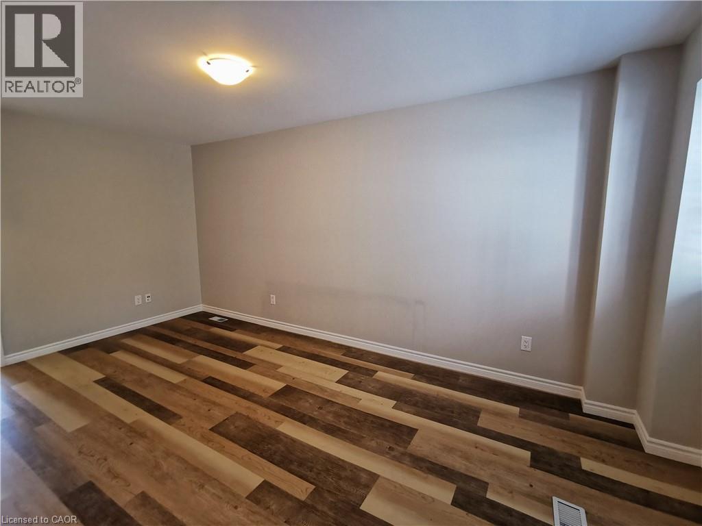 144 OTTAWA Street S - 15
