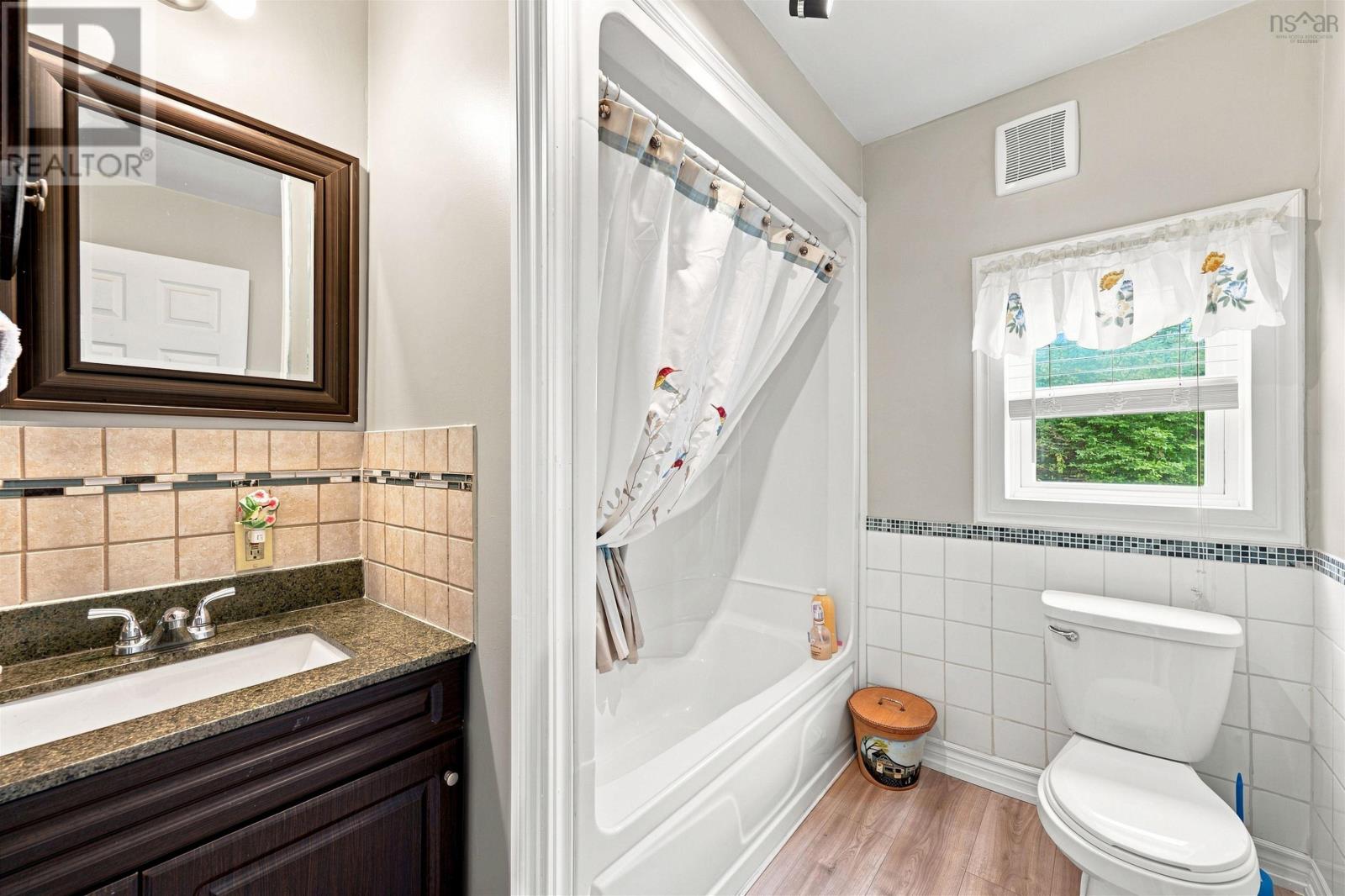 9039 St Margarets Bay Road - 10