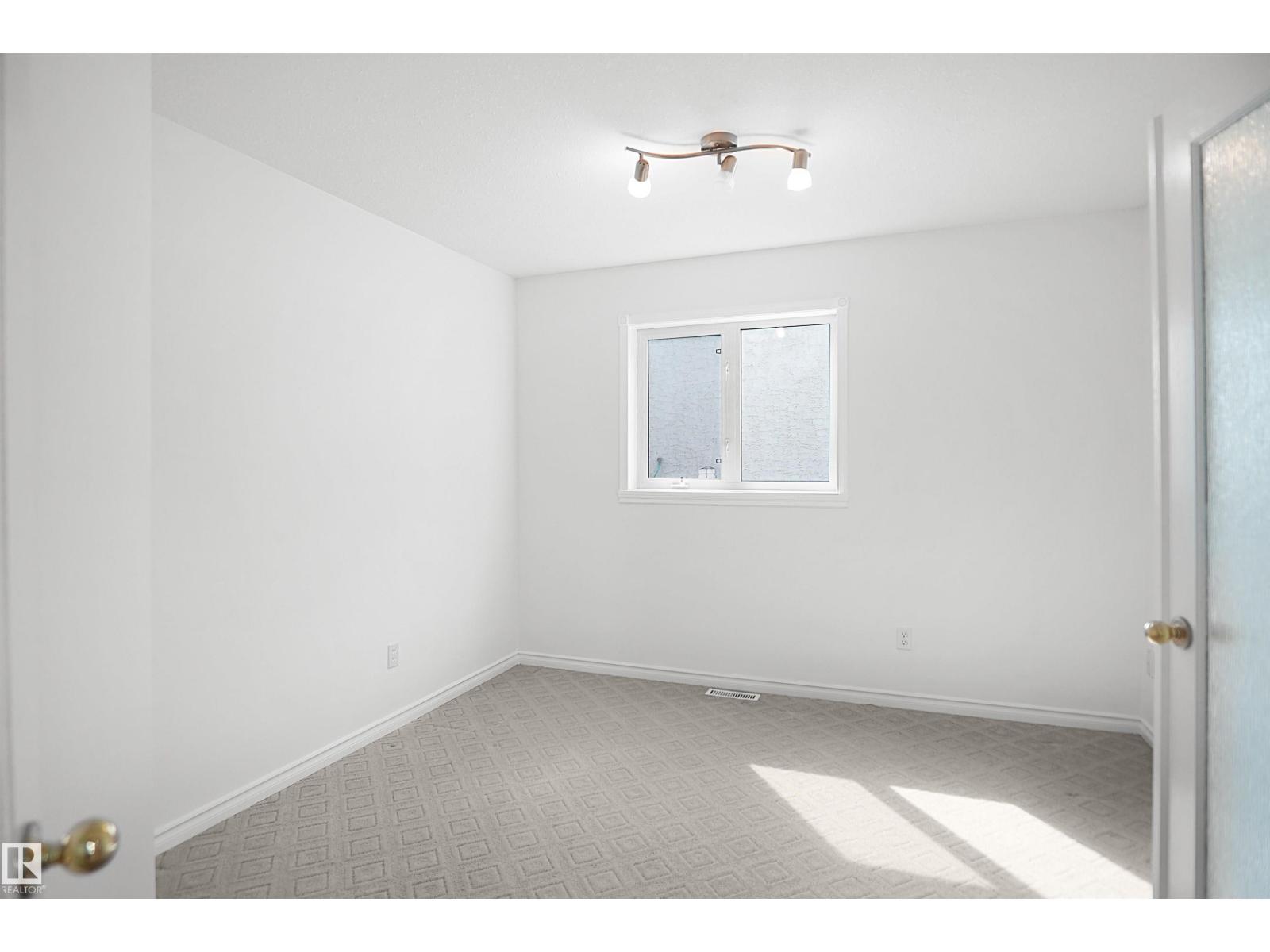 15507 91 ST NW - 17