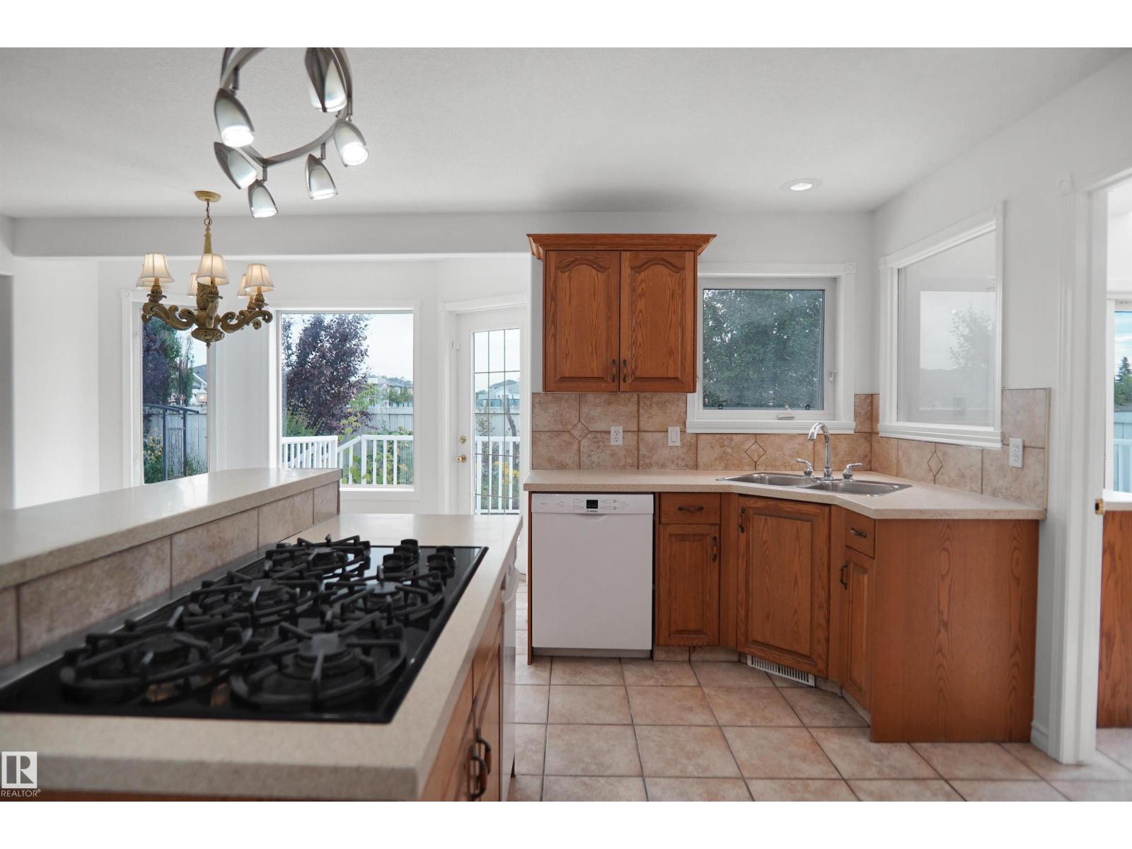 15507 91 ST NW - 25
