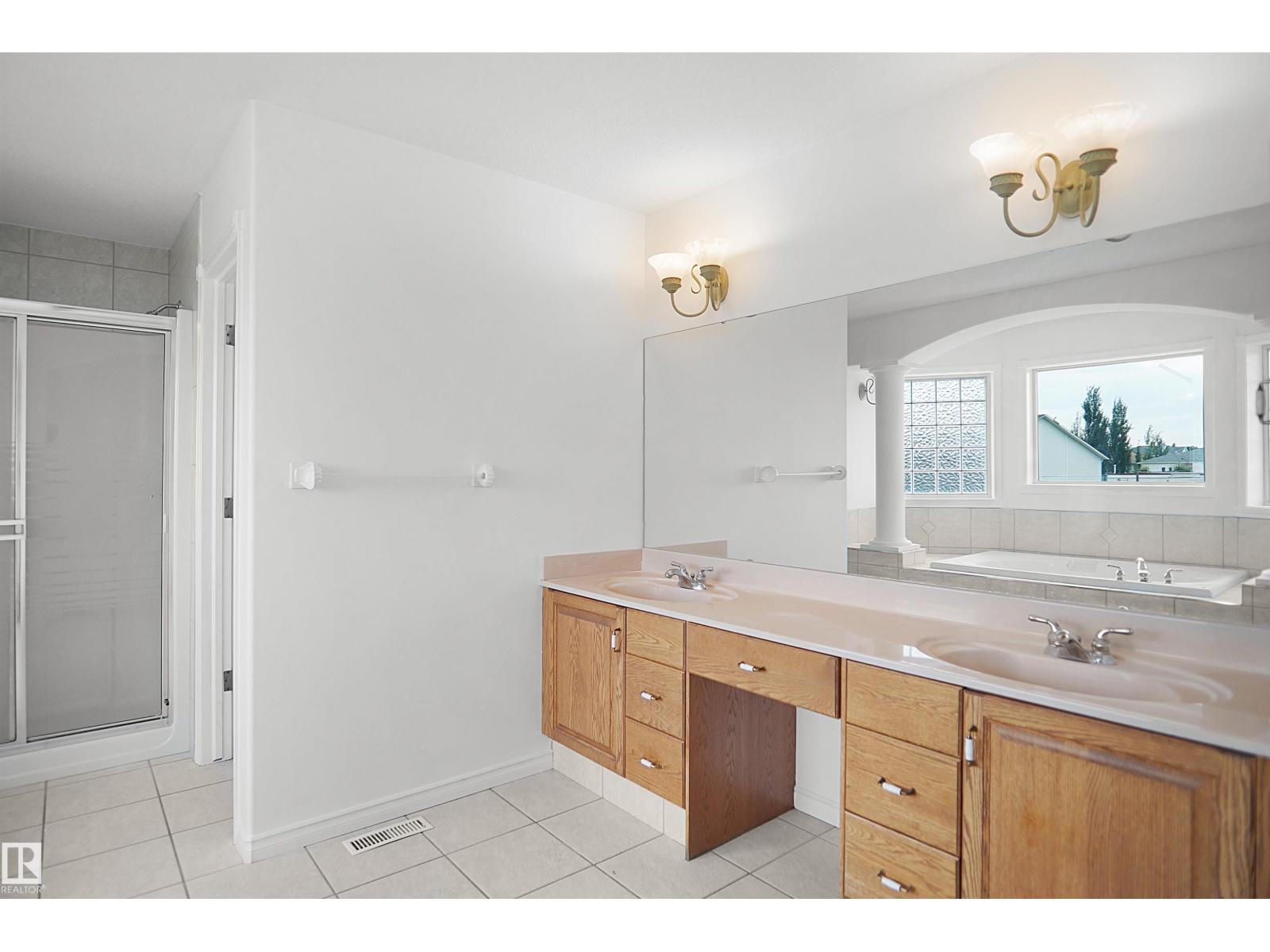 15507 91 ST NW - 38
