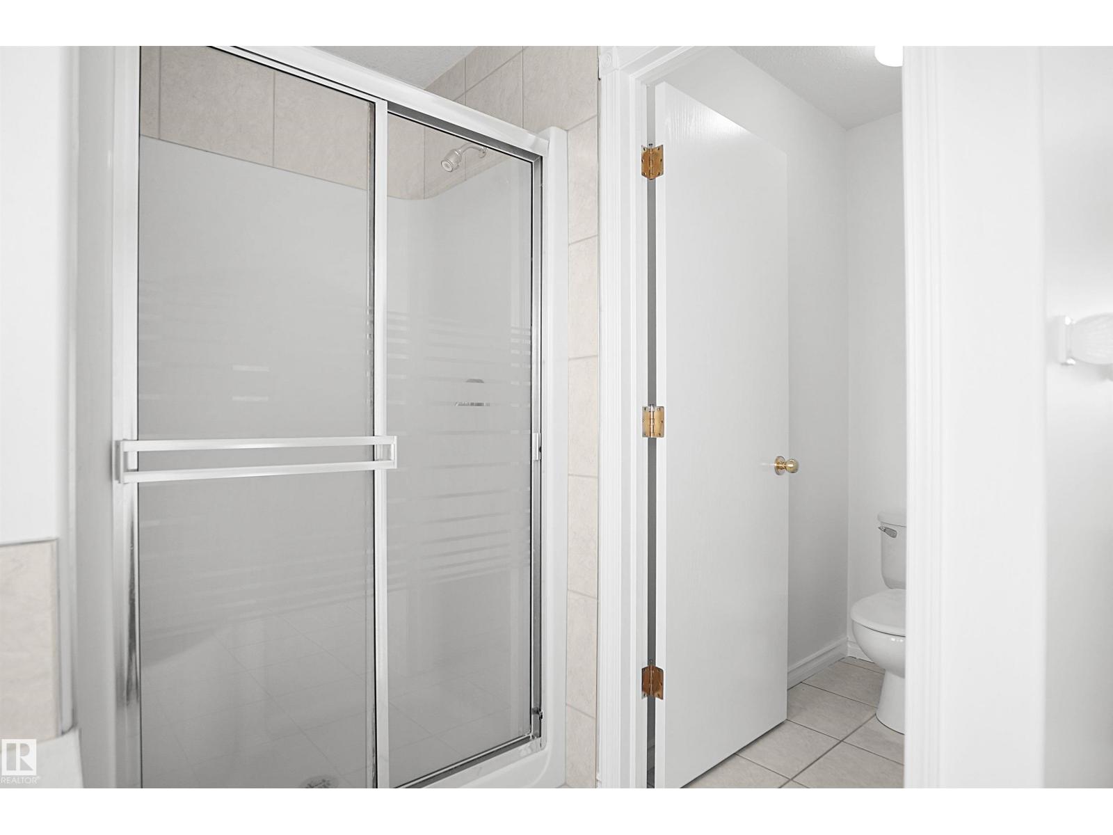 15507 91 ST NW - 40