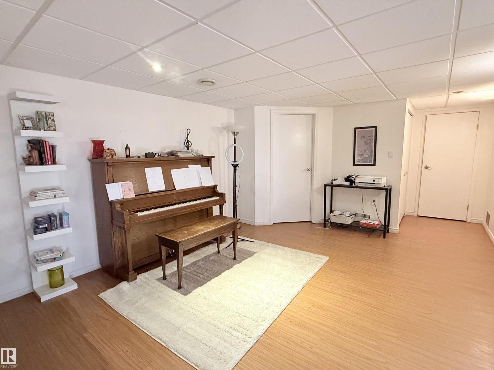 2403 81 ST NW - Image 37