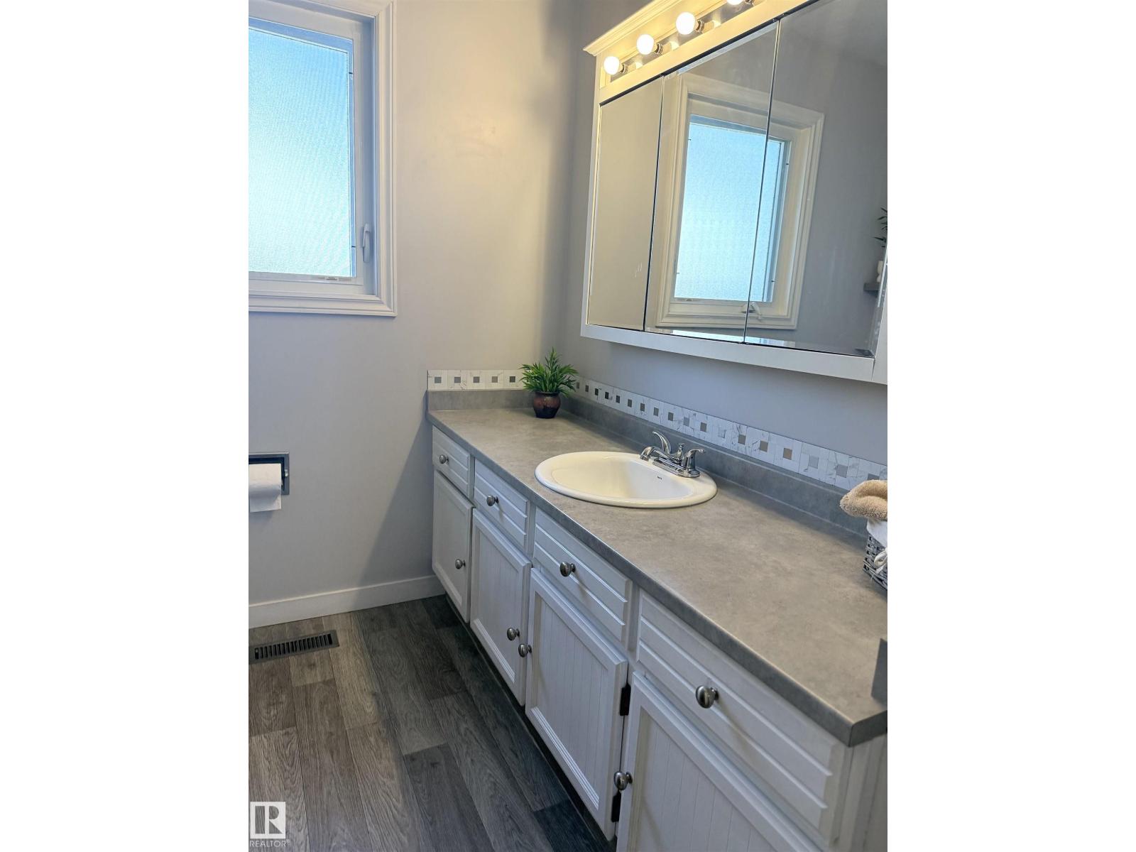 2403 81 ST NW - 16