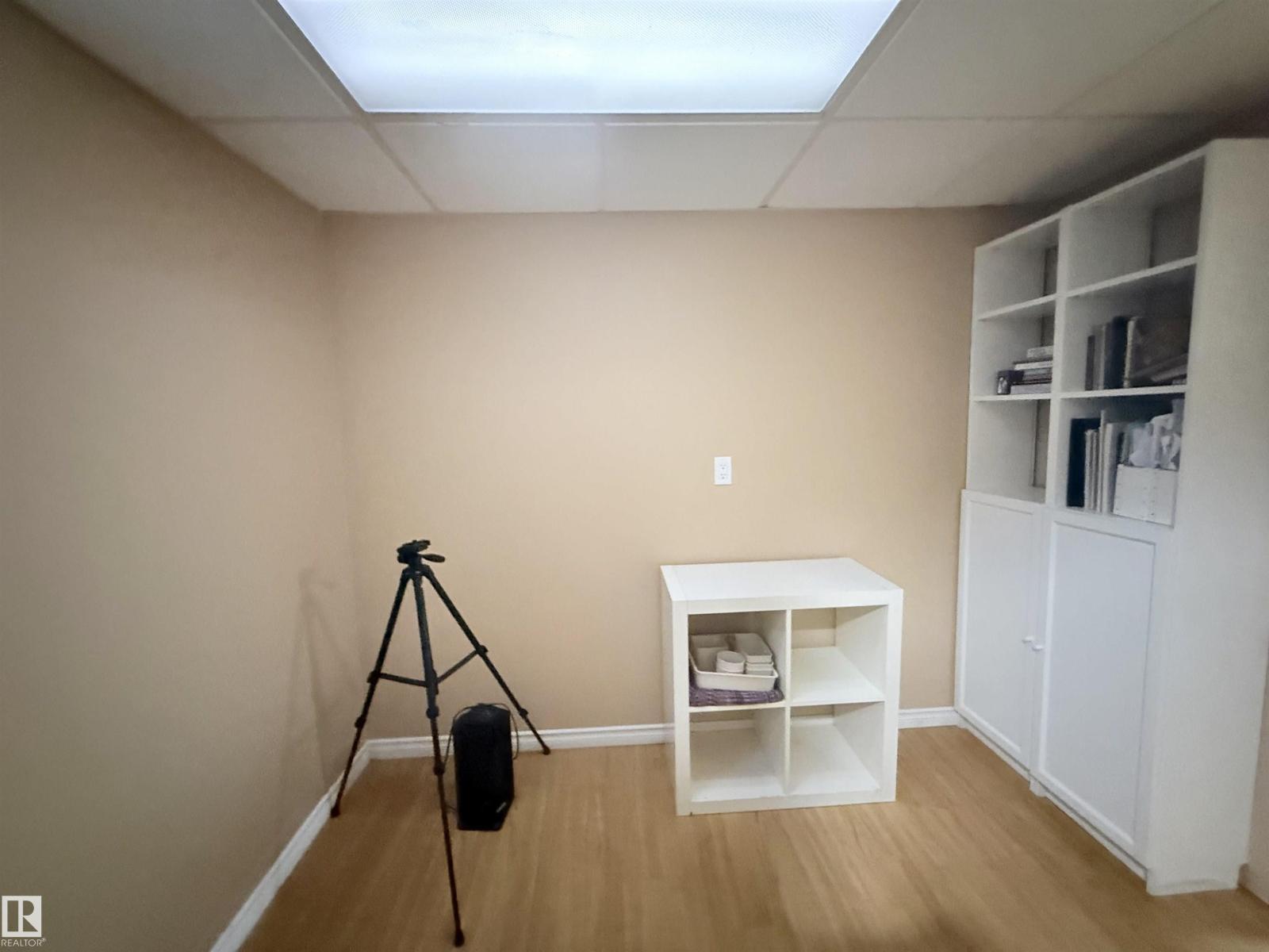 2403 81 ST NW - 49