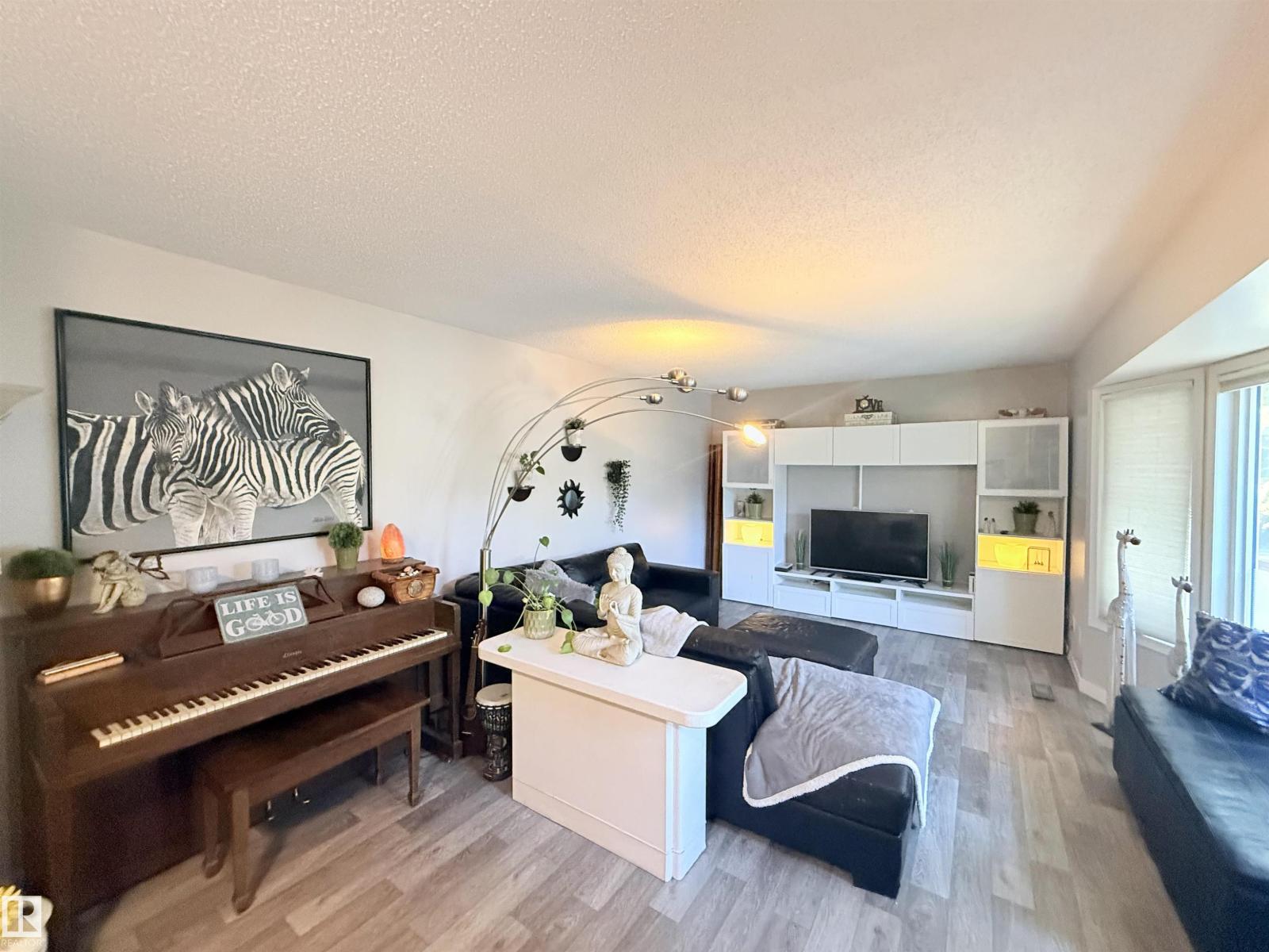 2403 81 ST NW - 28