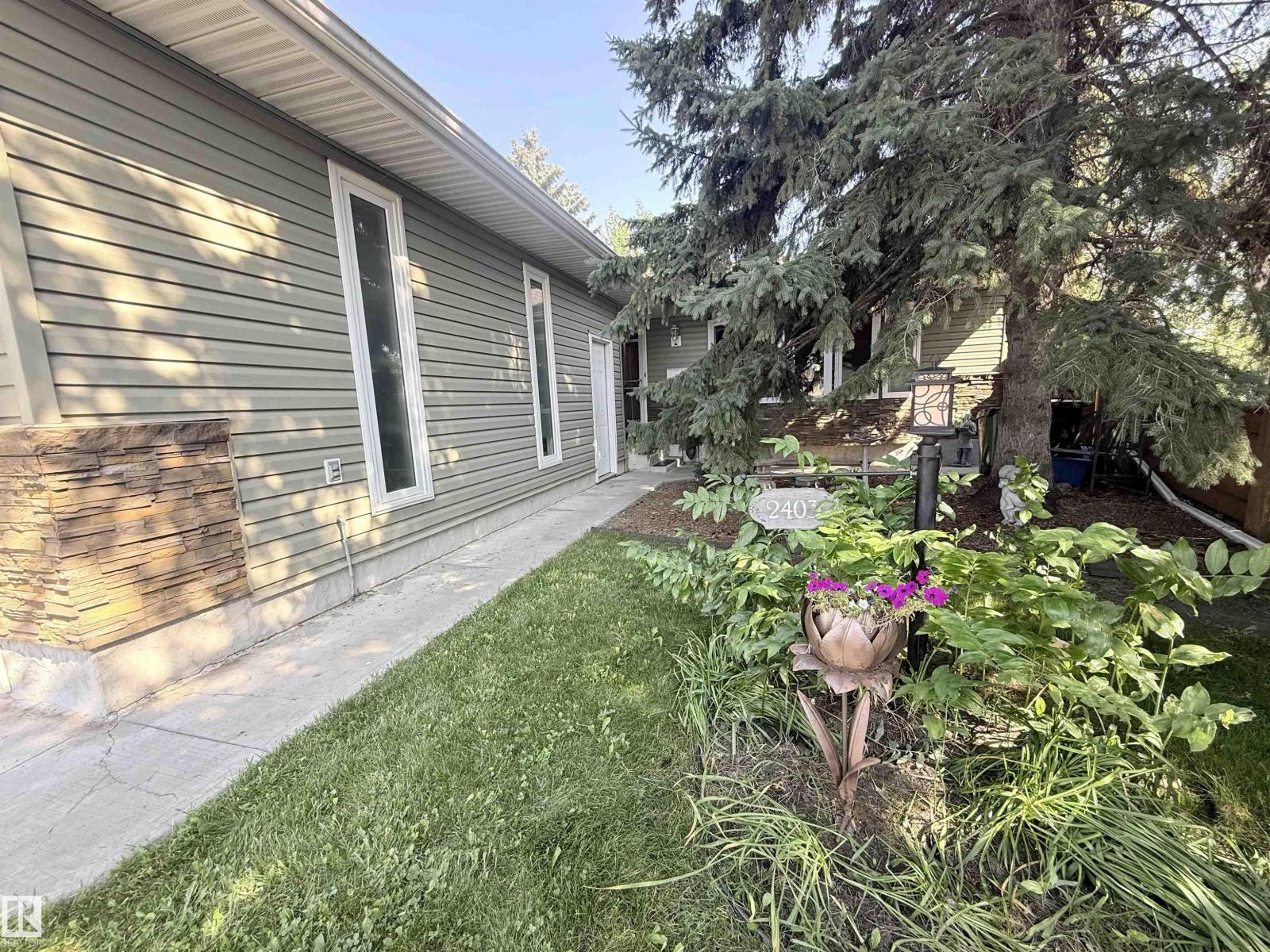2403 81 ST NW - 2
