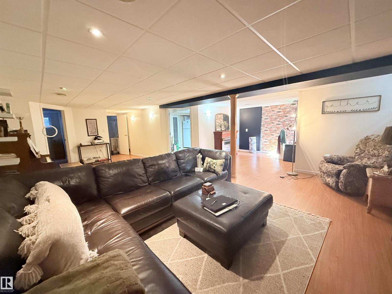 2403 81 ST NW - 34