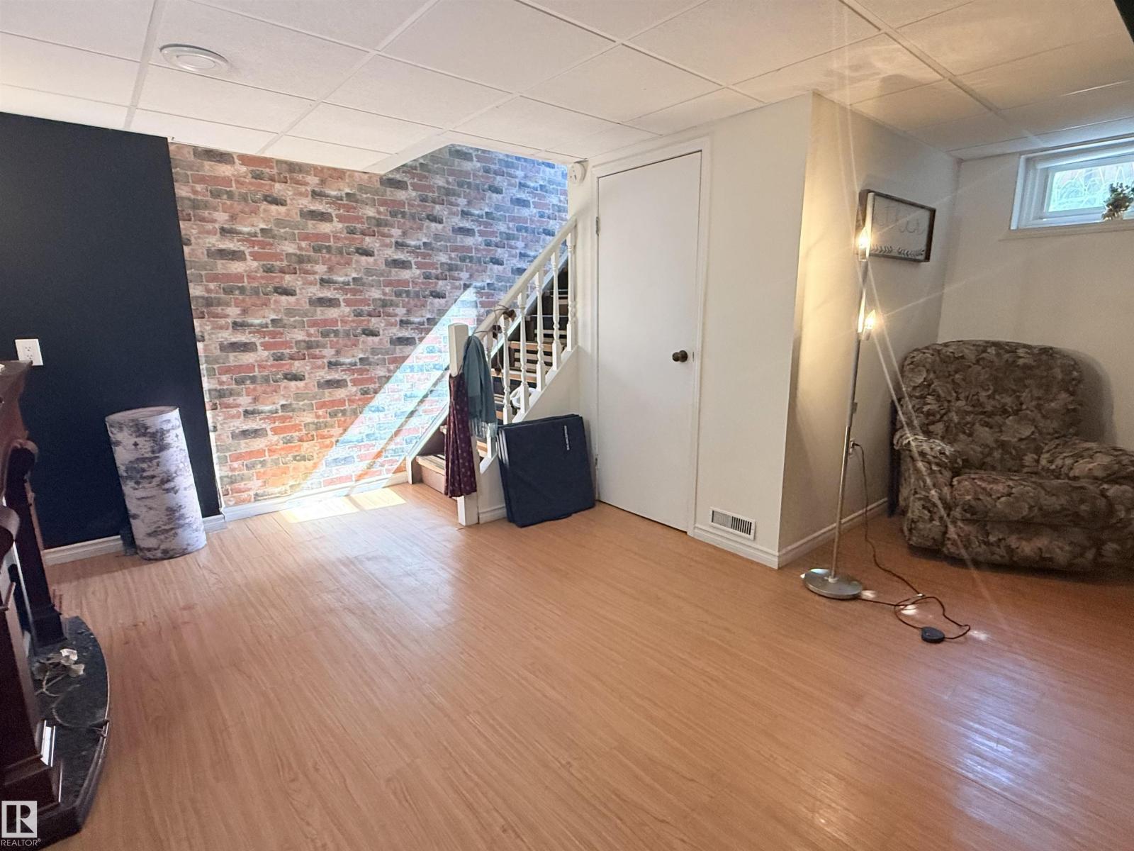 2403 81 ST NW - Image 33
