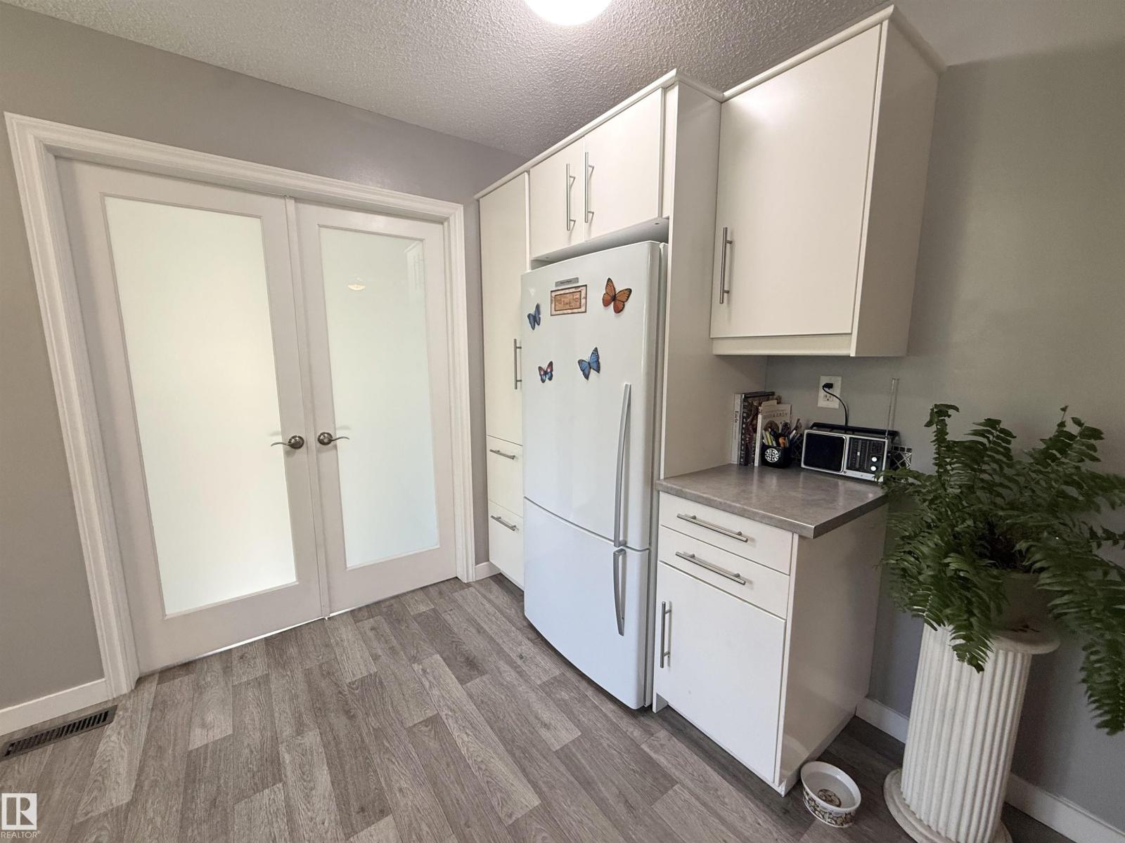2403 81 ST NW - 3