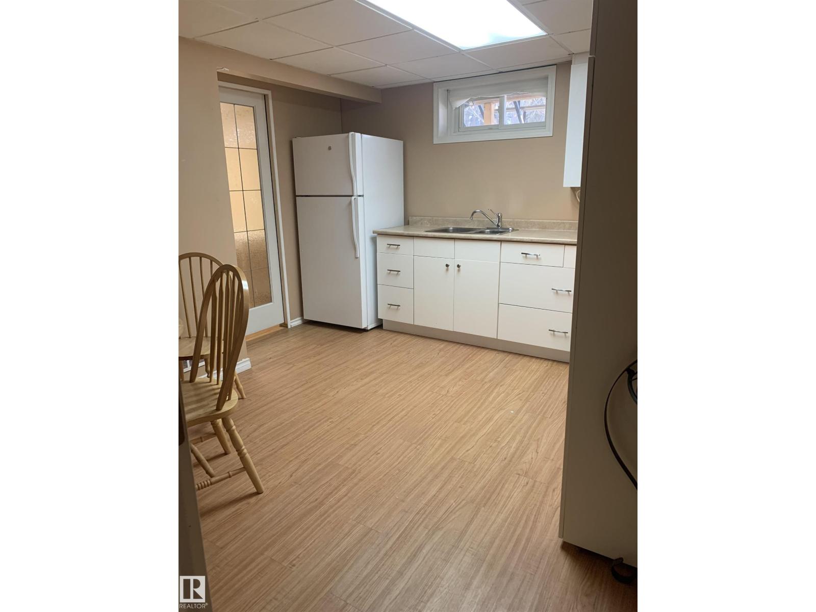 2403 81 ST NW - 44