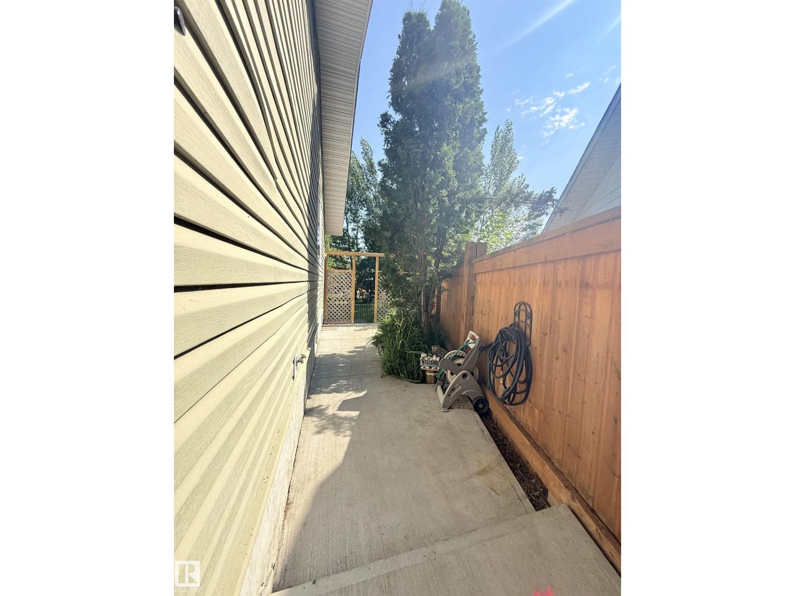 2403 81 ST NW - 59