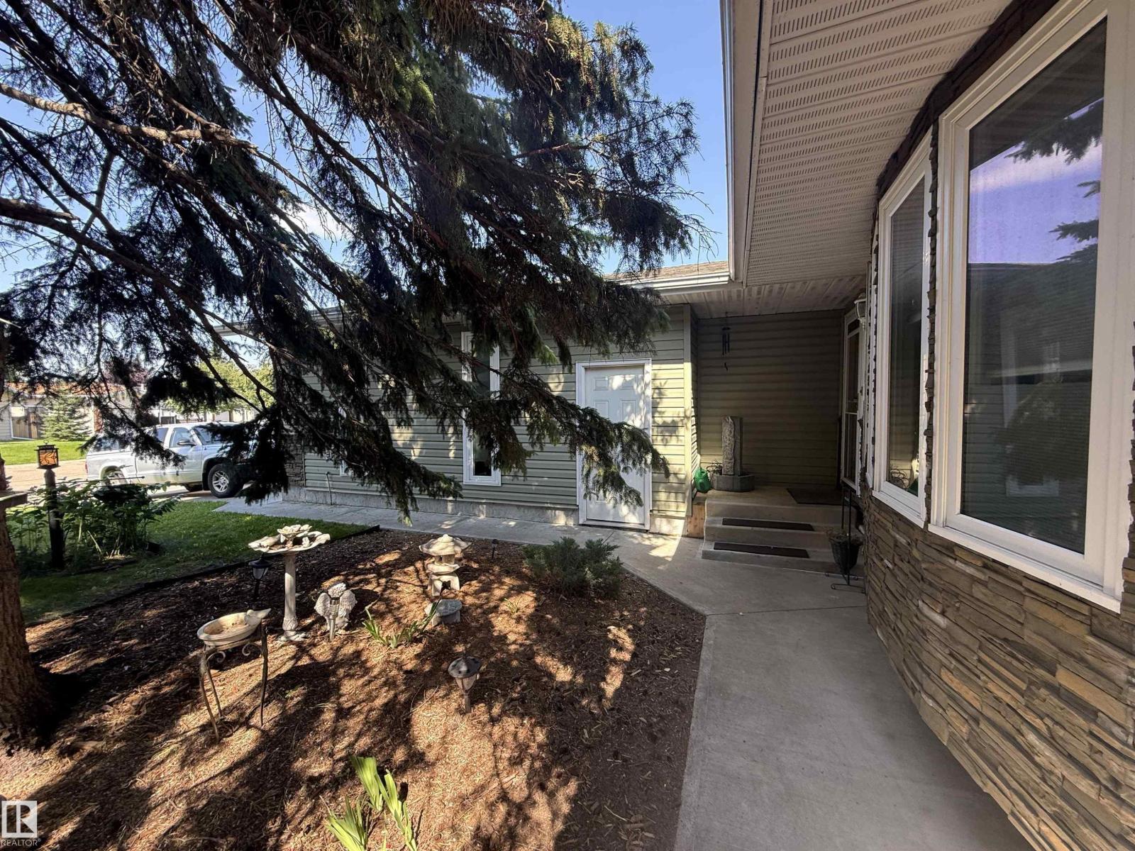 2403 81 ST NW - 64