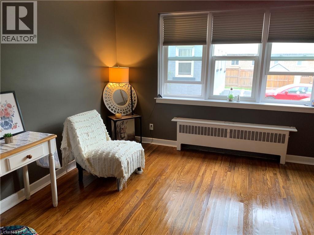 #33 1759 KING Street E - 3