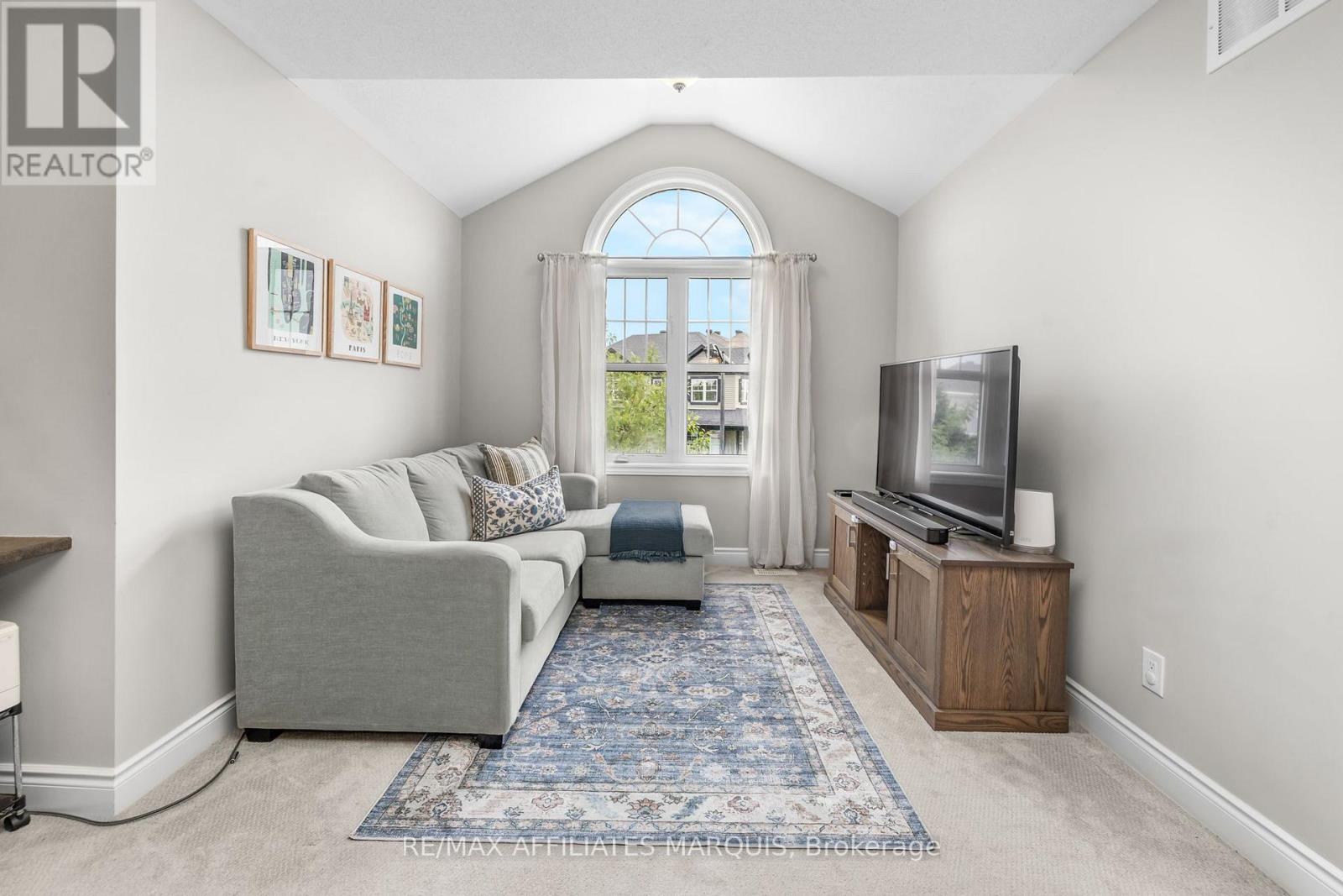 14 SWEETBAY CIRCLE - Image 24