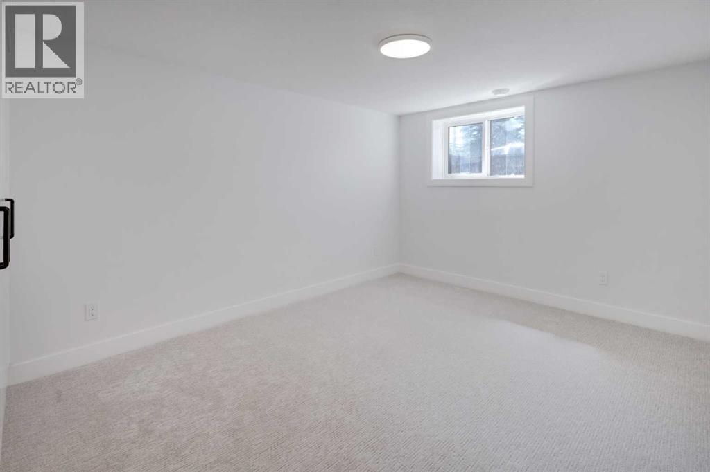 8 Carnarvon Way NW - Image 26