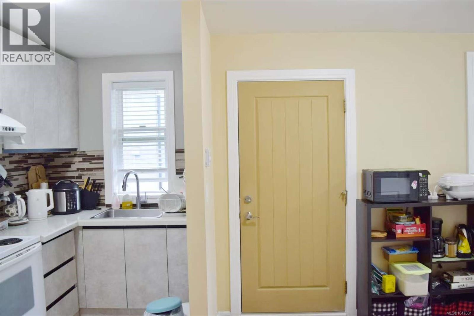 4037 Nelthorpe St - Image 44